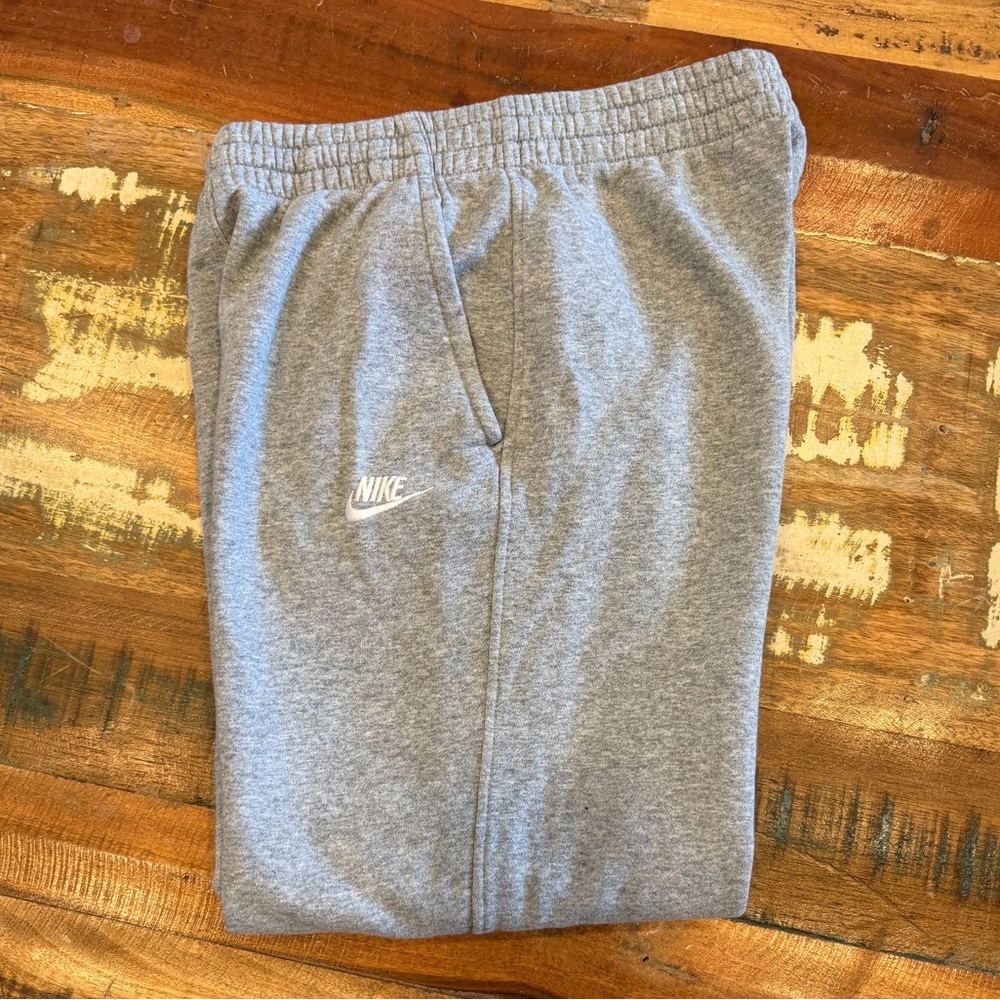 Nike Sportswear Club Fleece
Big Kids' Joggers